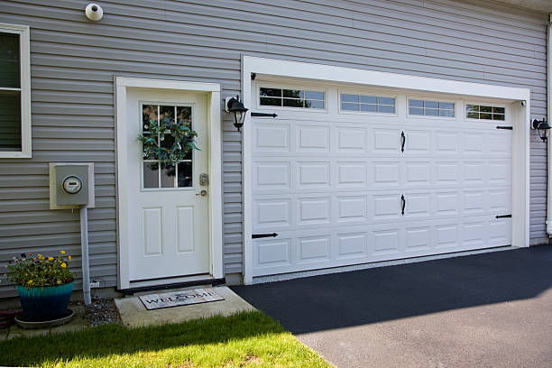 24/7 Emergency Garage Door Panel Replacement experts in Clarksville, AR